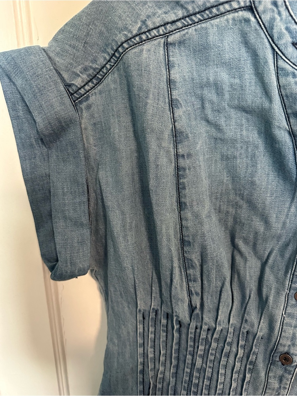 NWT The Linden Denim Pleated Waisted Blouse by Pilcro Size Small - Picture 8 of 8